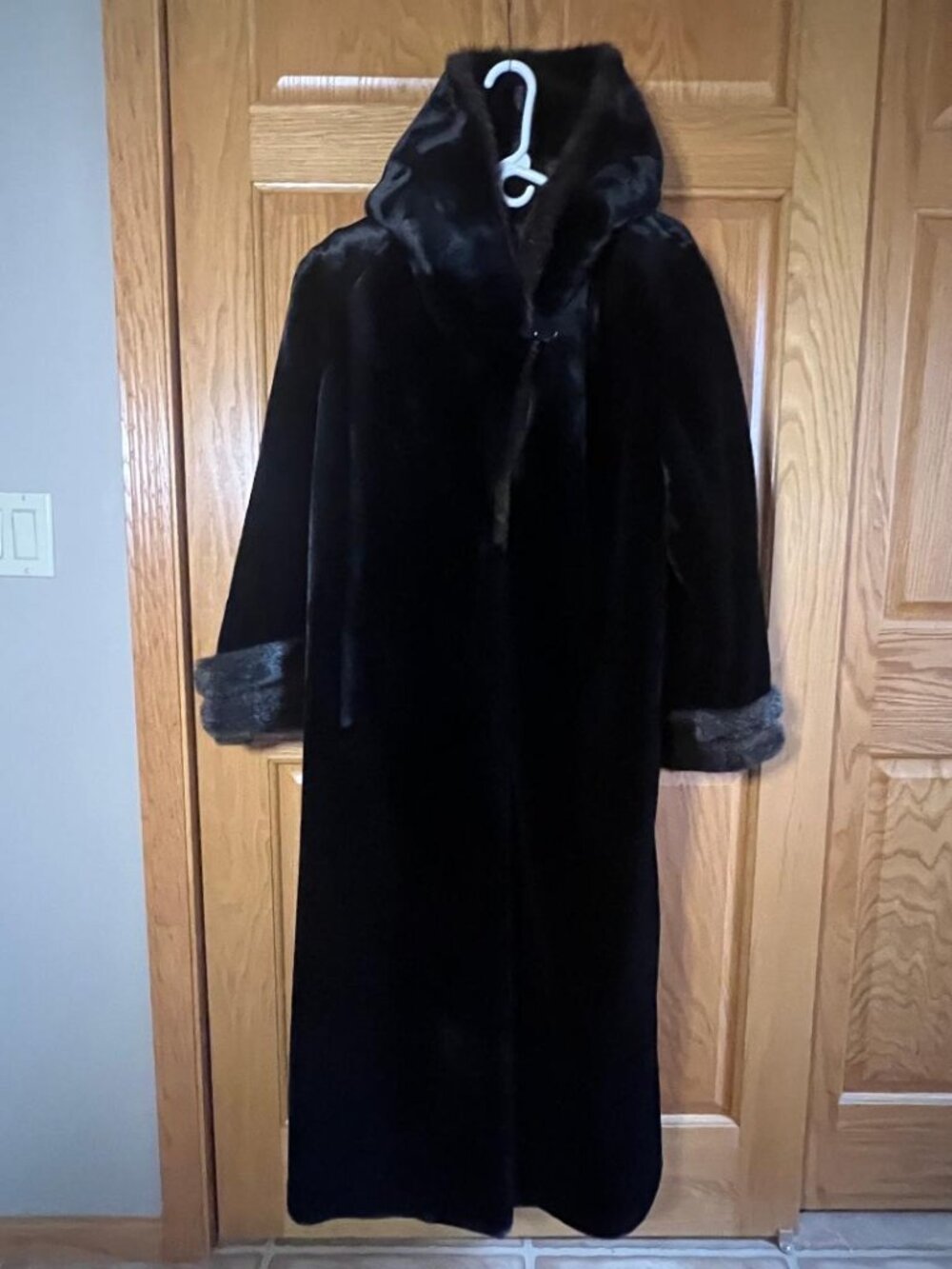 Gallery Women's Long Coat From Macy's Faux Fur Size Small
